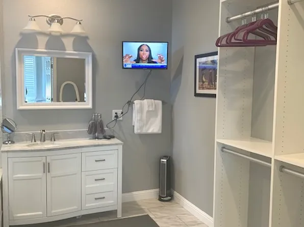 (undisclosed Address), Corona, CA 92880
