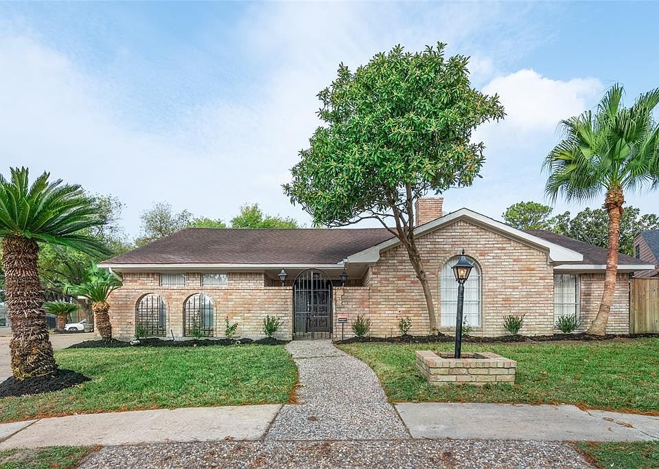 1st image of 10703 Braesridge Dr