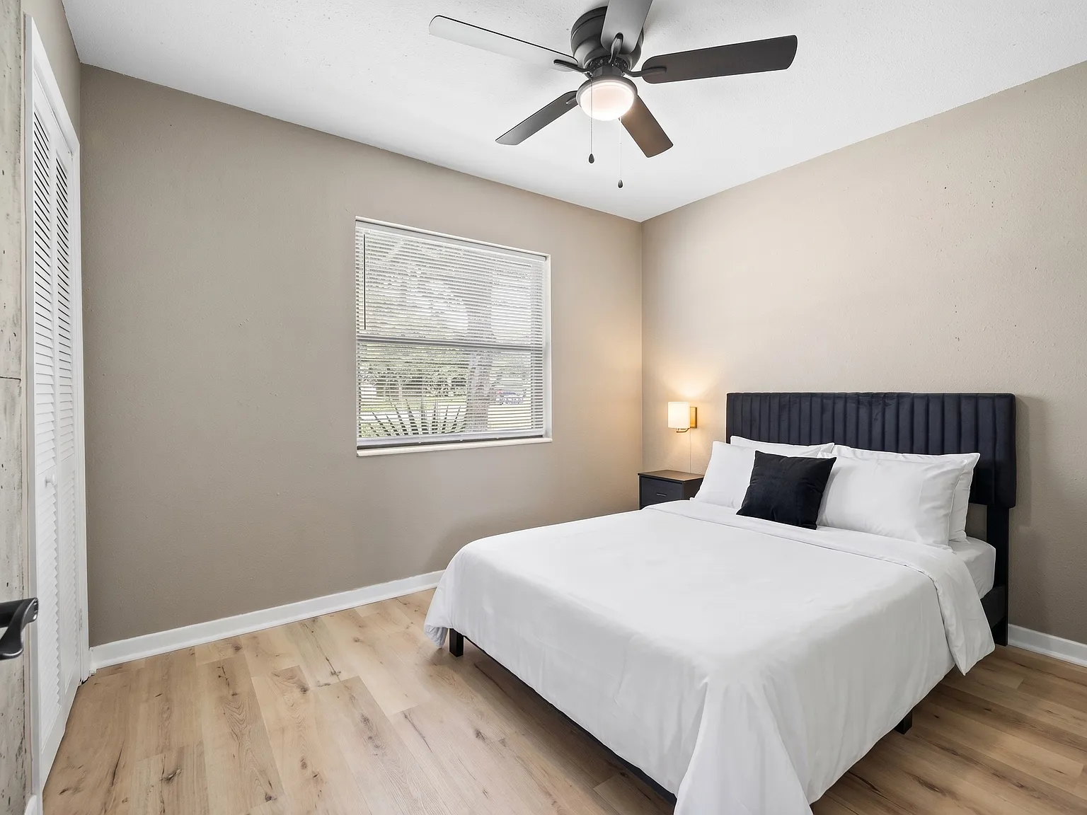5 bed, 1500 sqft, $2,250 — Photo 2