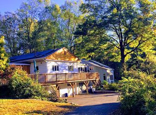 33 Mountain View Cir, Amherst, MA 01002