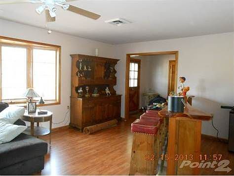 Living Room w/hardwood floors