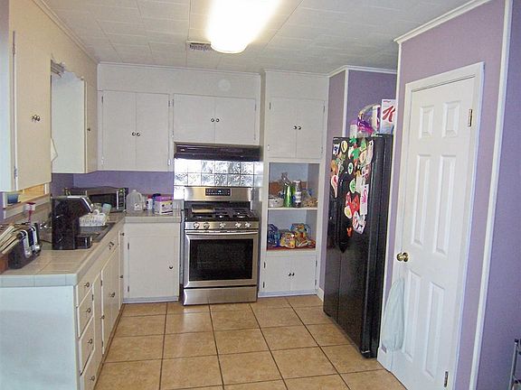 3rd image of 520 Poplar St