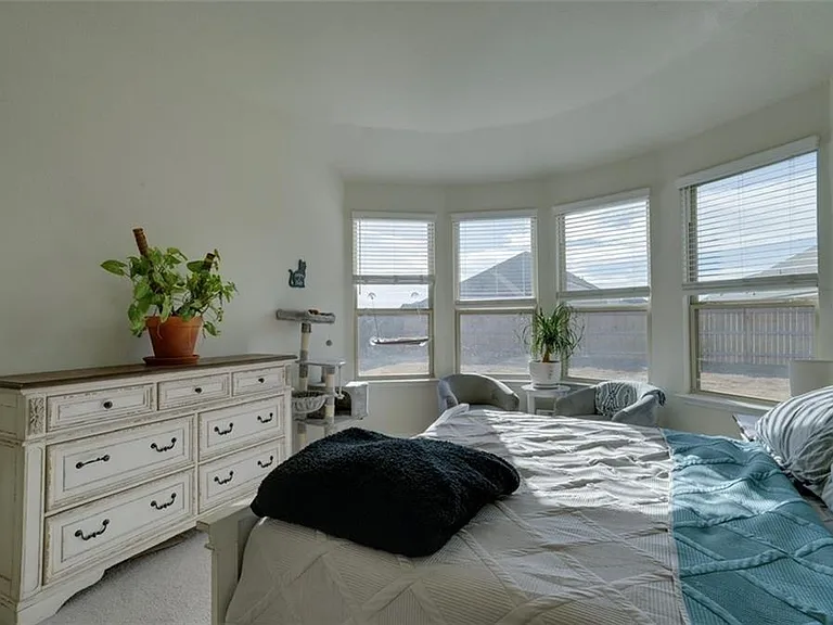 401 Duroc Dr — Photo 8