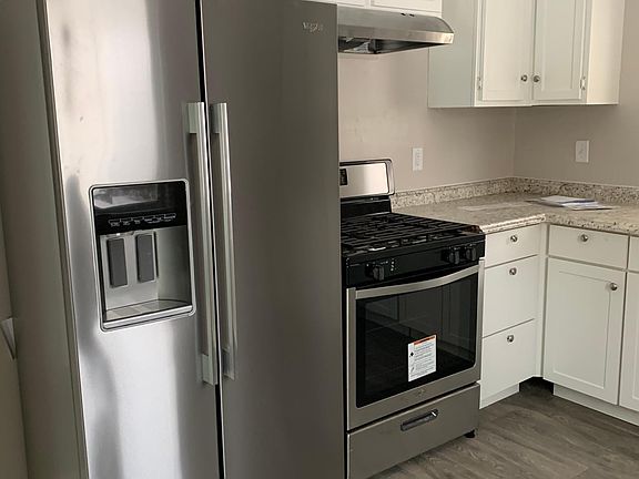 4th image of 919 Garden Ln