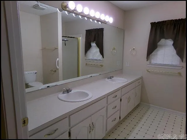 1024 Colonial Dr — Photo 17