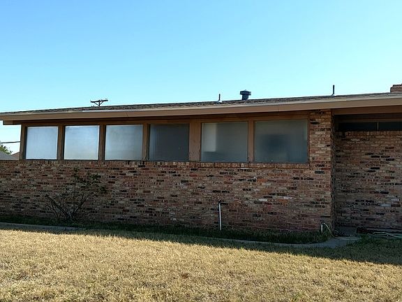 2nd image of 2812 Bonham Ave