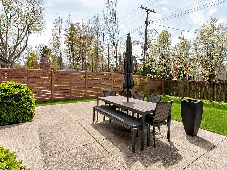 25925 York Rd — Photo 85