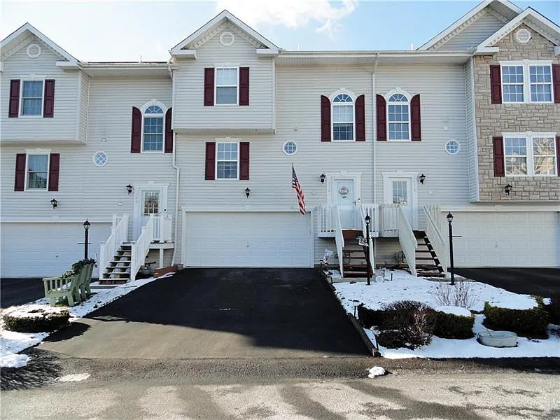 138 Manor View Dr photo 1