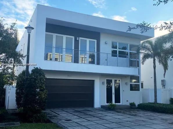 9880 NW 74th Ter, Doral, FL 33178