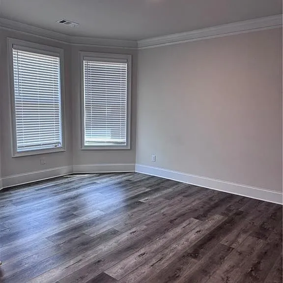 1850 Silver Crest Way — Photo 5