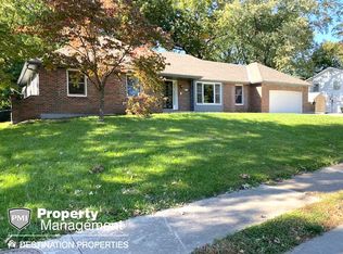 210 NW Donovan Rd, Lees Summit, MO 64063