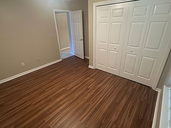 5th image of 1687 Spring Branch Dr W