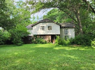 4004 Smelting Works Rd, Swansea, IL 62226