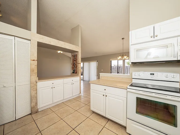 80 Baytree Cir — Photo 6