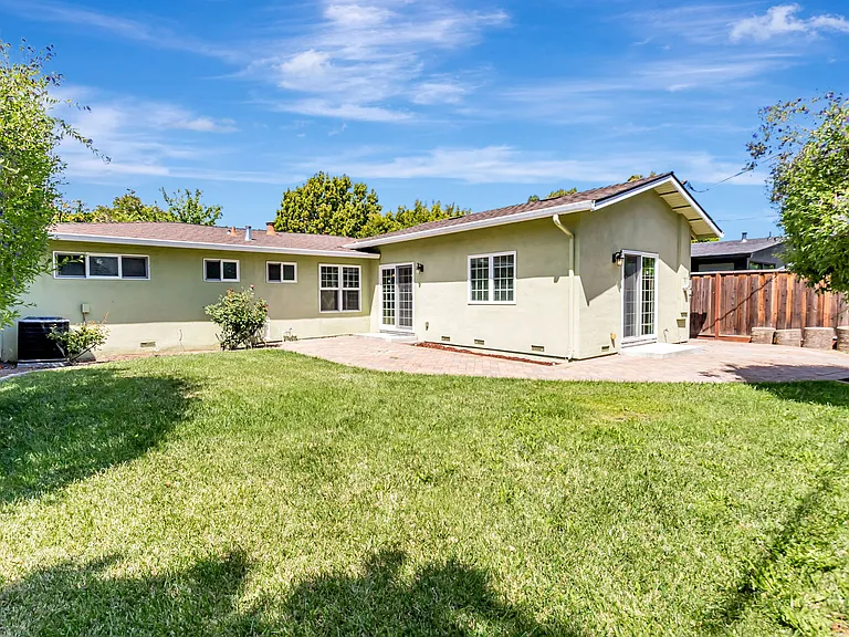 1070 Morningside Dr — Photo 32