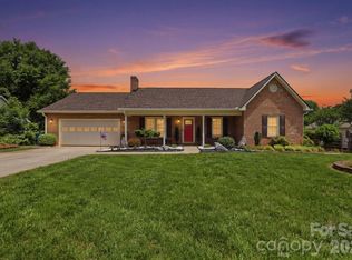 4 Fox Ridge Dr, Granite Falls, NC 28630