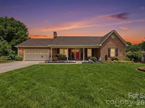 4 Fox Ridge Dr, Granite Falls, NC 28630