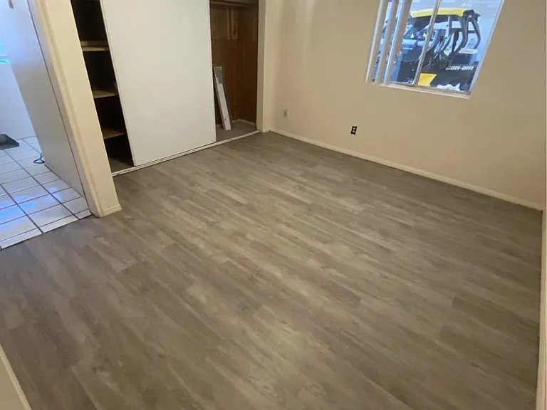 391 N Adams St — Photo 1