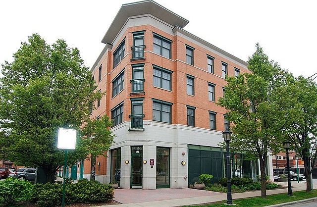 1st image of 125 N Euclid Ave APT 205