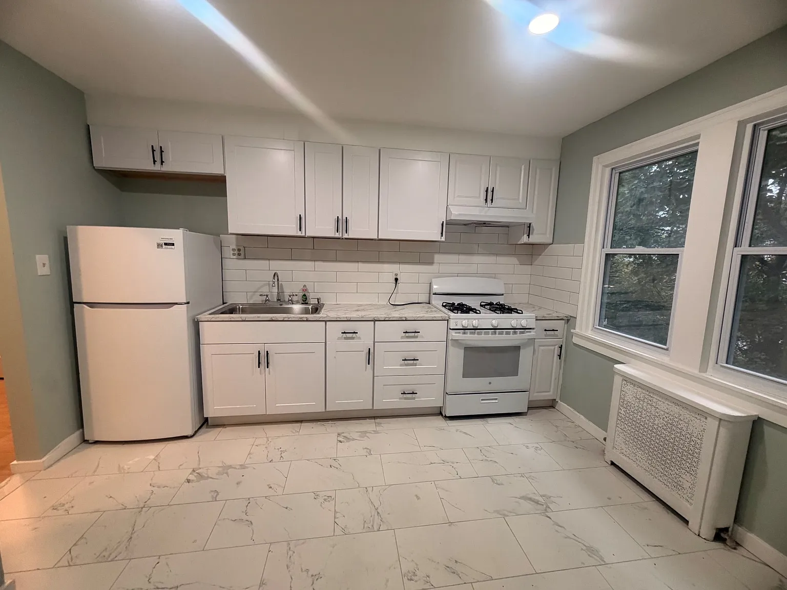 4 bed, 1387 sqft, $3,500 — Photo 4