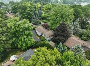4032 N Vanstone Dr, Commerce Township, MI