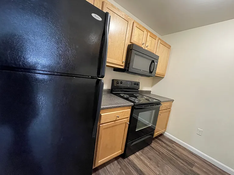 Redstone Apartments — Photo 18