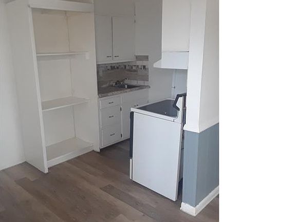 3rd image of 308 Kenbrook Dr APT D
