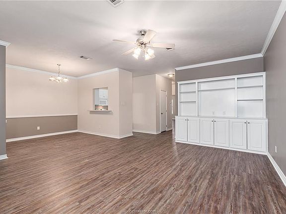 4th image of 1702 Deacon Dr APT 207