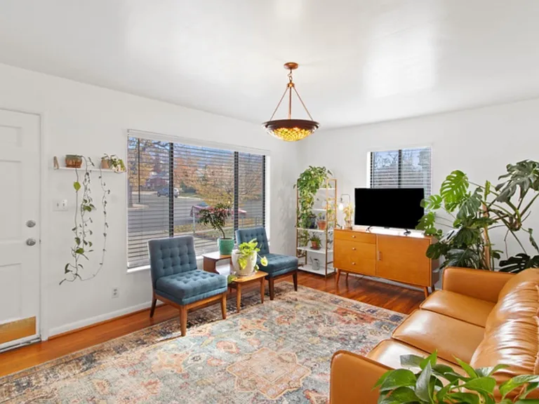 2872 S Imperial St — Photo 10