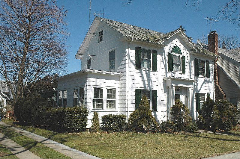 2nd image of 73 Huron Rd