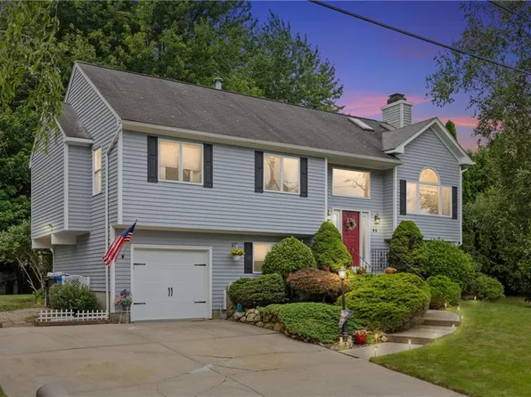 46 Canonchet Trl, Cranston, RI 02921