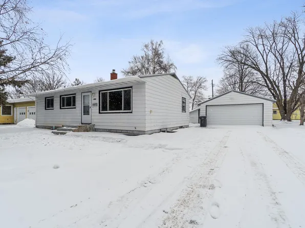 1702 Irvine Ave NW, Bemidji, MN 56601