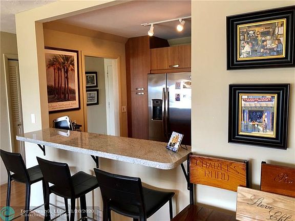 4th image of 340 Sunset Dr APT 1007