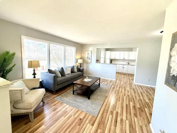 3438 North Mayfair ROAD, Wauwatosa, WI 53222