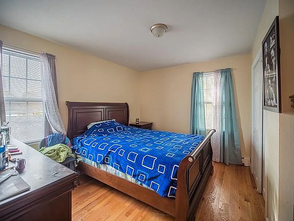 2nd image of 17 Grand St #3