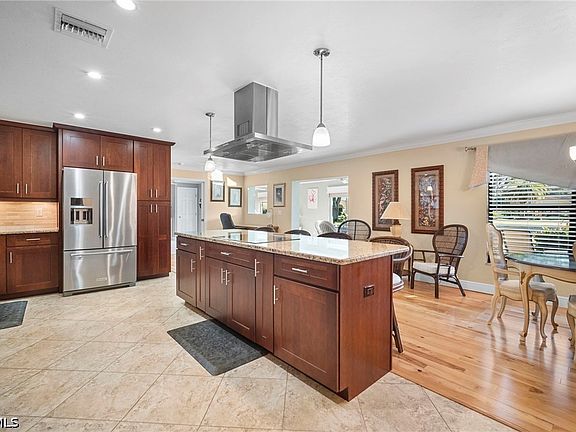 5th image of 5688 Arvine Cir