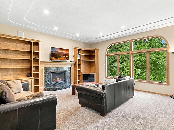 5th image of 26990 Langford Ave
