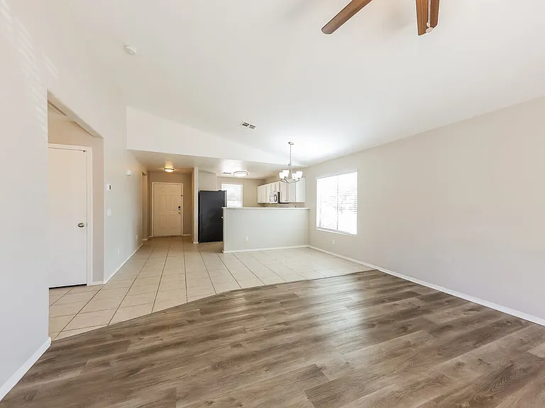 11335 W Crestbrook Dr — Photo 4