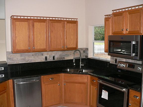 4th image of 2003 NE Christopher Ct