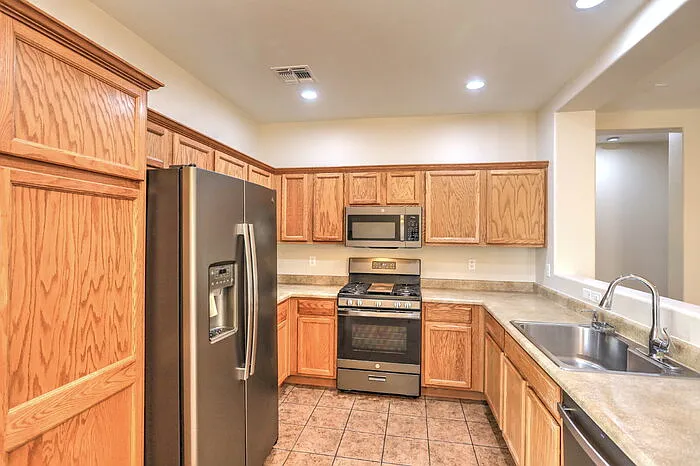 14441 S Avenida Castano — Photo 6