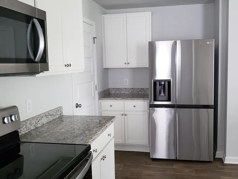 435 Coconut Dr — Photo 6