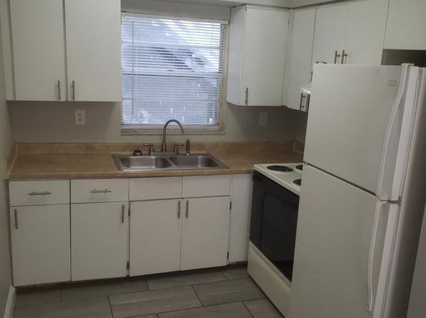 1015 E Bougainvillea Ave APT A