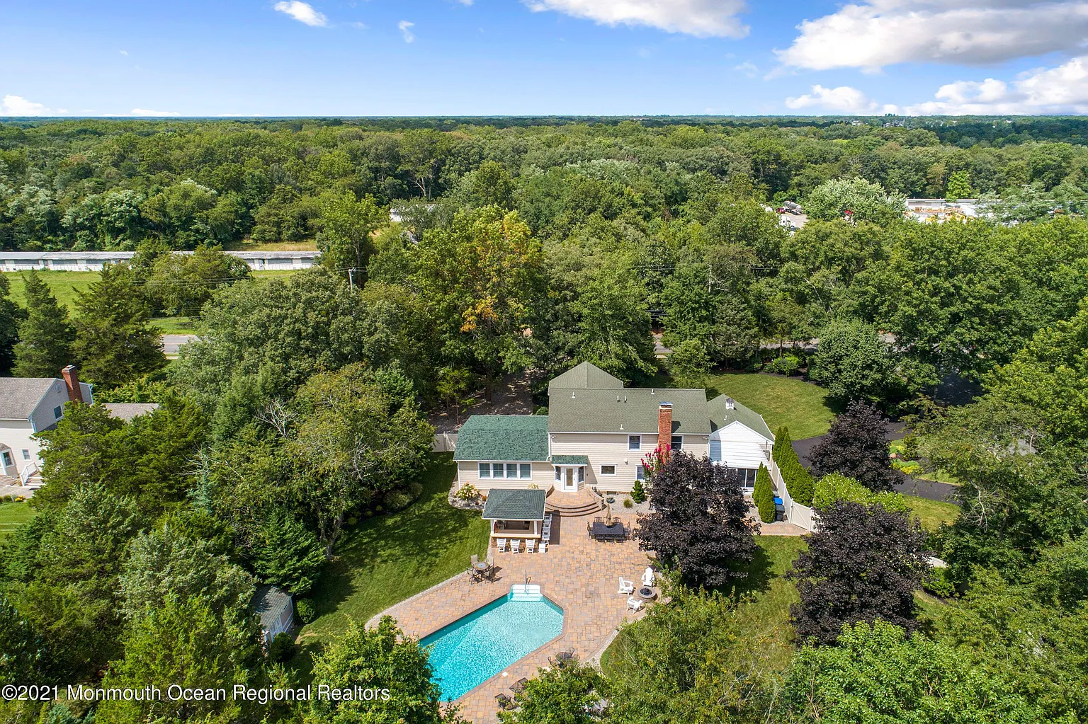 96 Riverwood Dr photo 1