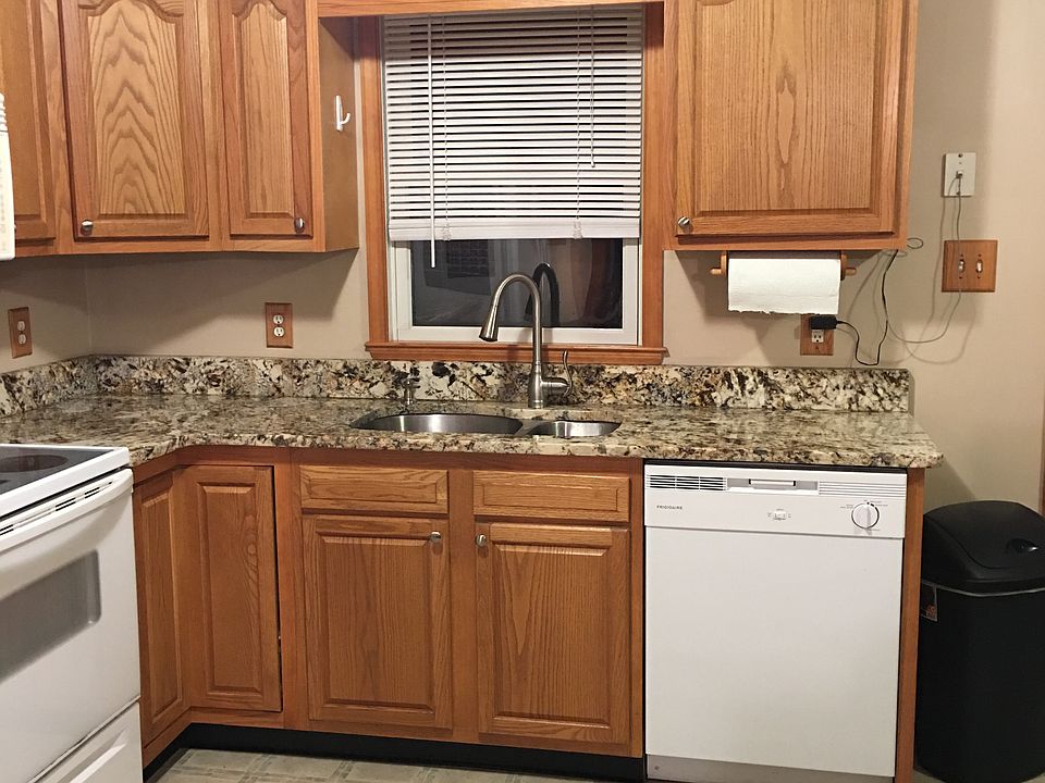 2nd image of 15 Peppertree Cir