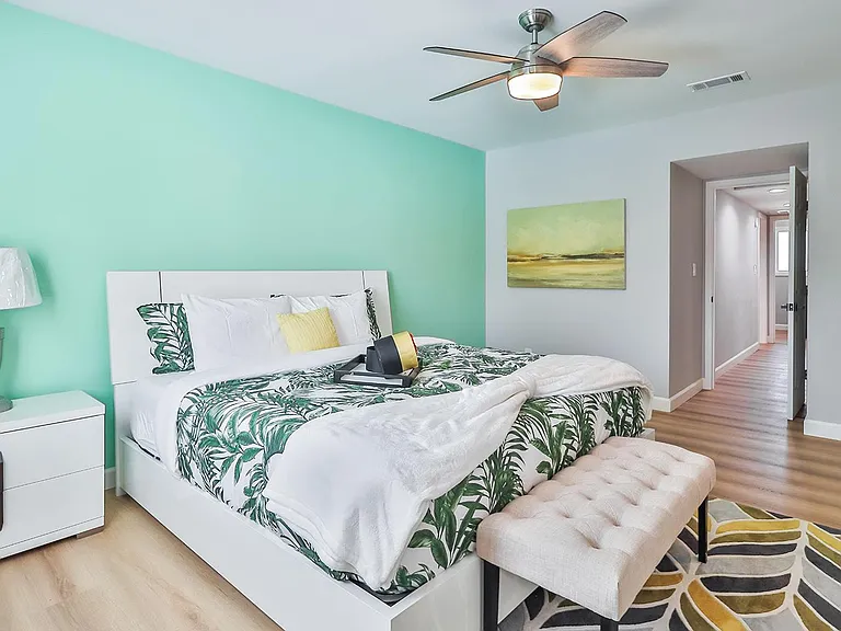 Master bedroom with King Bed