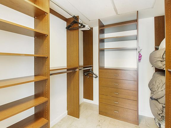 4th image of 485 Brickell Ave #30