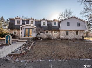 3219 Bluebush Rd, Monroe, MI 48162