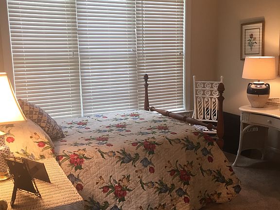 4th image of 2840 Devonshire Ct