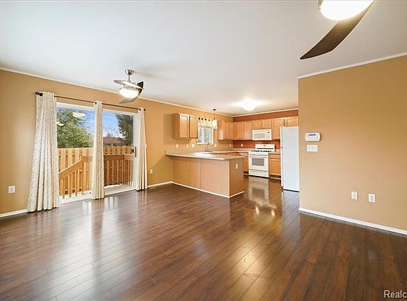 3rd image of 222 Lasseigne St