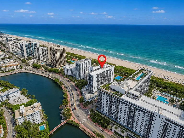 2401 Collins Ave #1709 — Photo 6